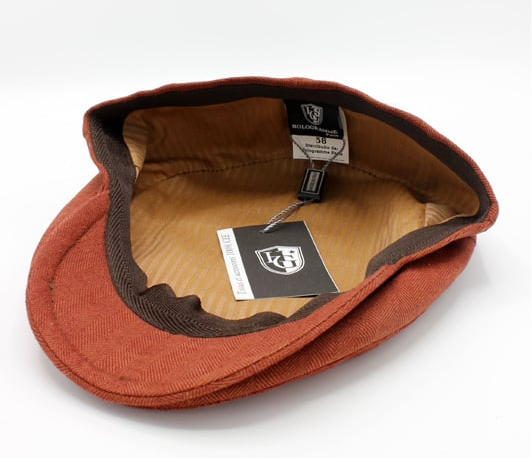 The Burgundy Herringbone Linen Flat Cap by Hologramme Paris