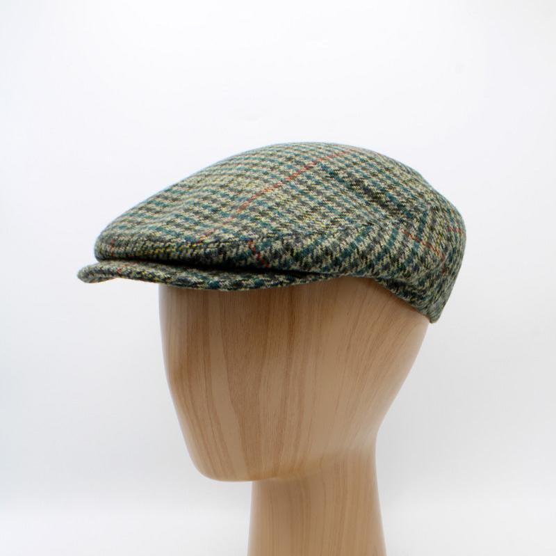 The "Holiday Houndstooth" Flat Cap by Hologramme Paris - HOLIDAY SPECIAL