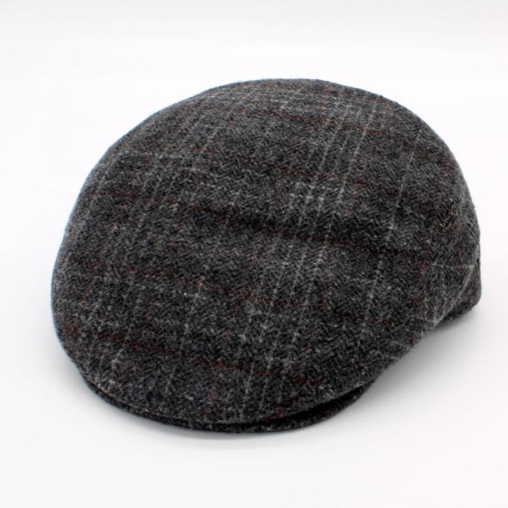 The "Gray and White Plaid" Wool Flat Cap by Hologramme Paris