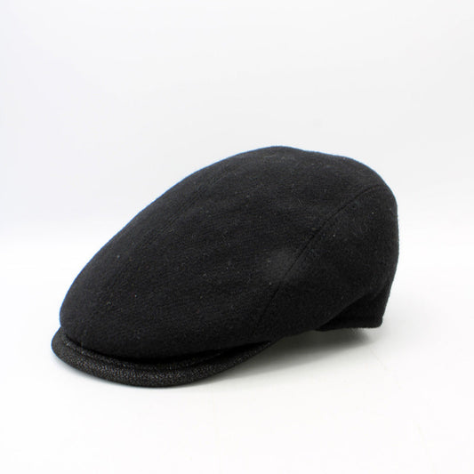 The "First Class Black" Flat Cap by Hologramme Paris