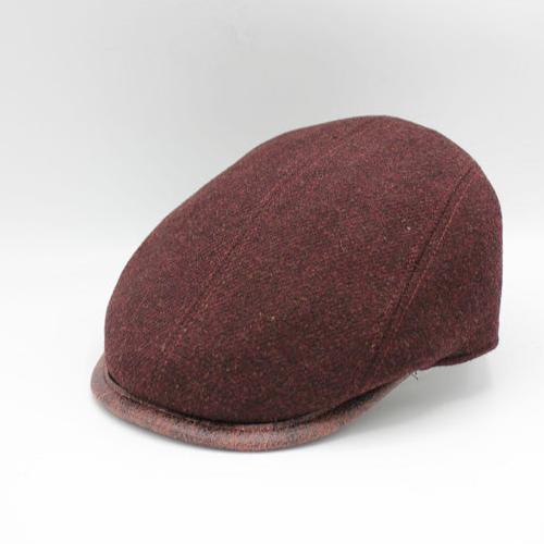 The "First Class Burgundy" Pub Flat Cap by Hologramme Paris