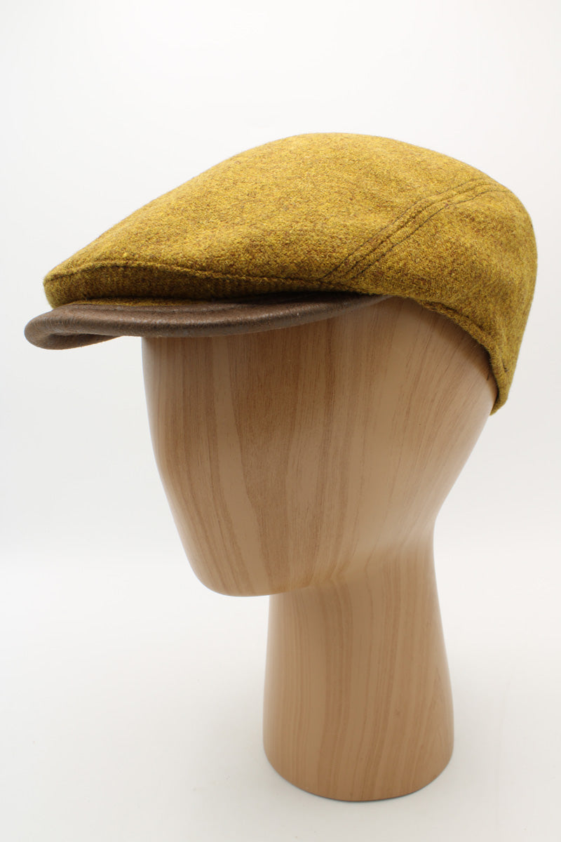 The "First Class Mustard" Flat Cap by Hologramme Paris