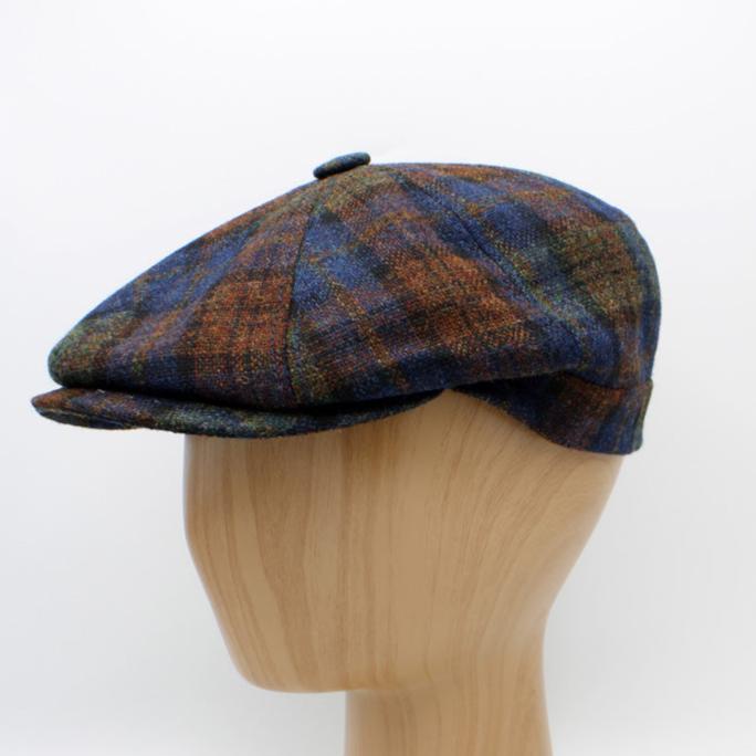 The "Dark Tartan" Newsboy Cap by Hologramme Paris