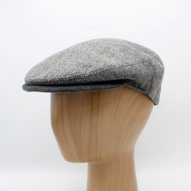 The Classic Gray Herringbone Wool Flat Cap by Hologramme Paris