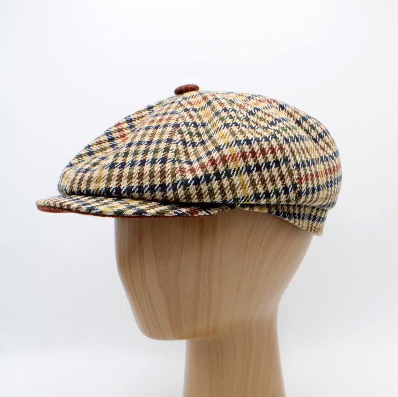 The "NewsHound" - Beige Plaid Cap by Hologramme Paris