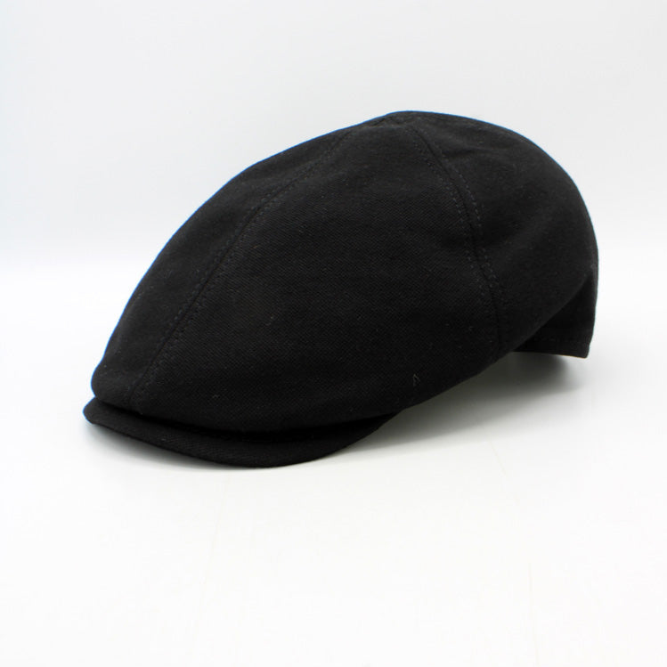 The "Contour" Pure Black Flat Cap by Hologramme Paris