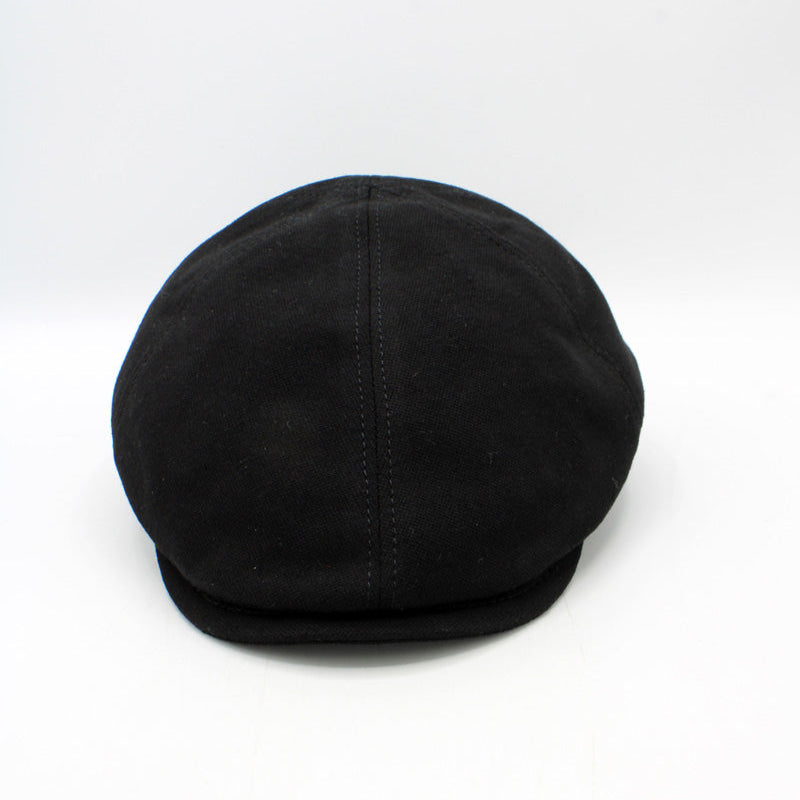 The "Contour" Pure Black Flat Cap by Hologramme Paris