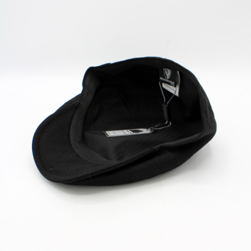 The "Contour" Pure Black Flat Cap by Hologramme Paris
