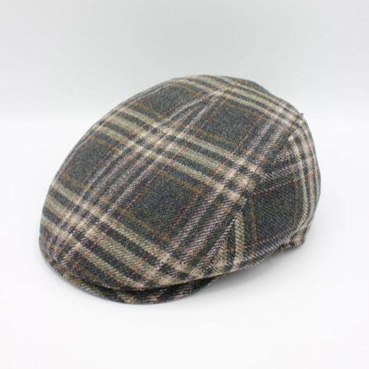 The "Green Plaid" Wool Pub Cap by Hologramme Paris