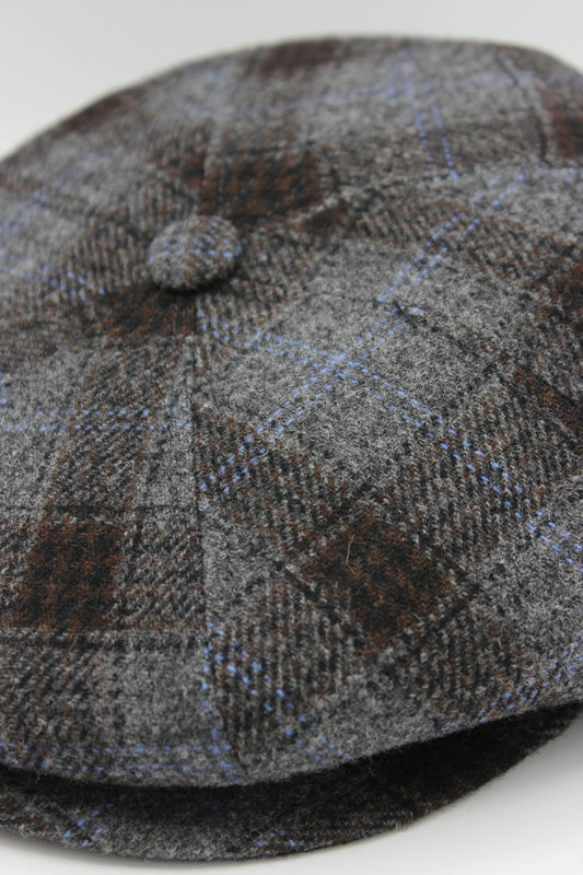 The "Gray Plaid" Wool Newsboy Cap by Hologramme Paris