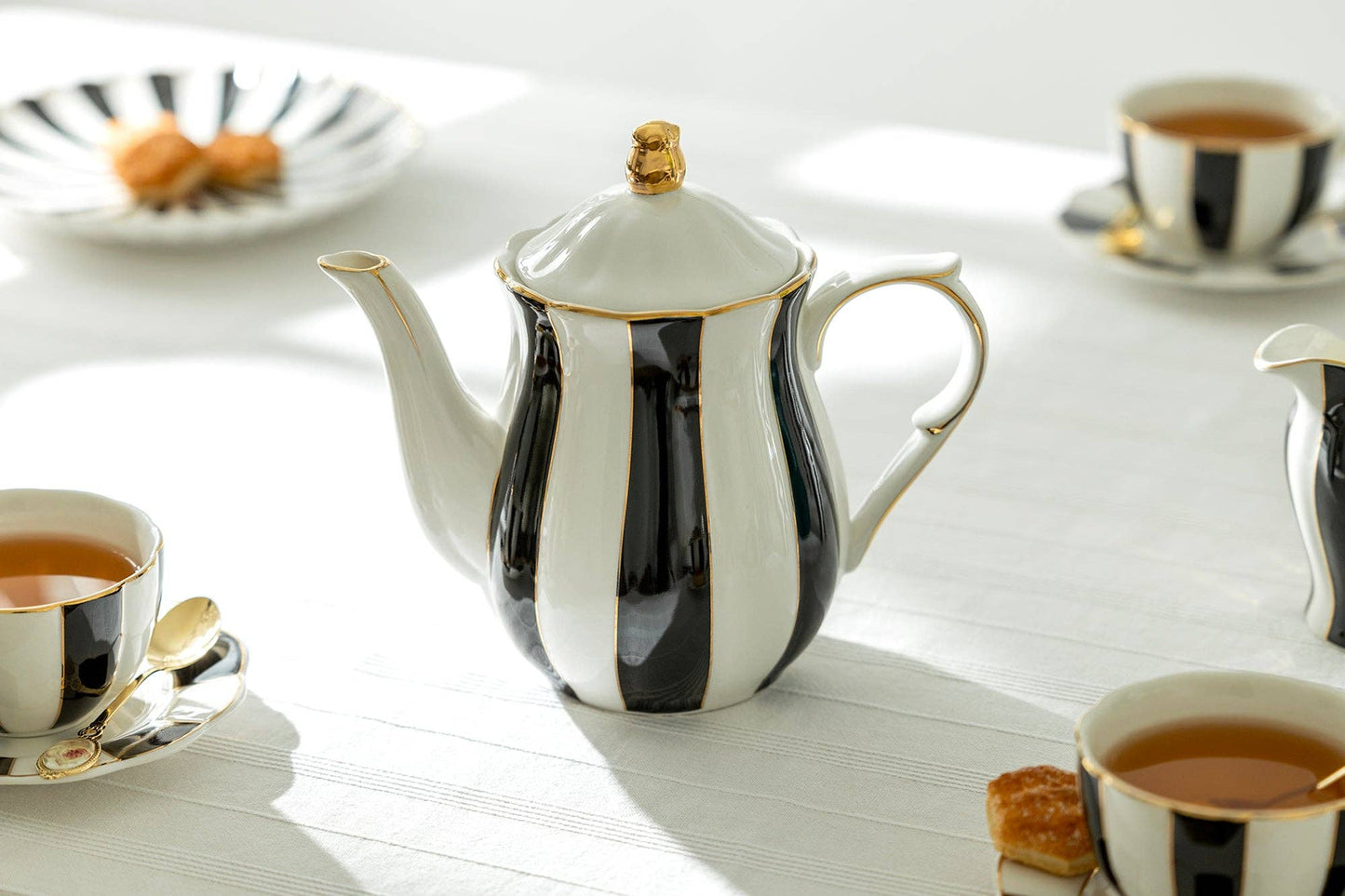 Black and White Scallop Fine Porcelain 11 Piece Tea Set