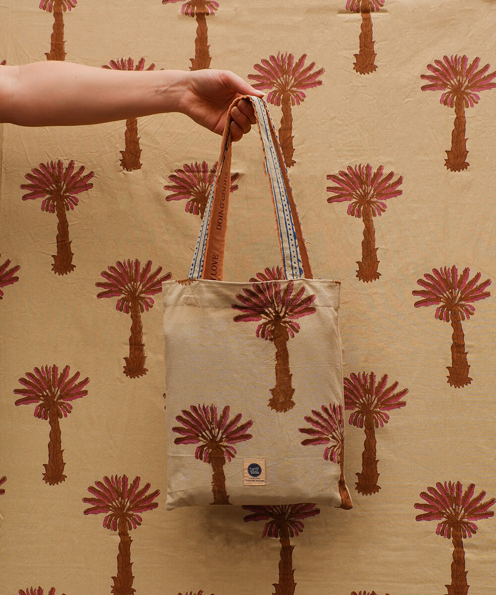 Tala Palmtree Double Throw in Tote Bag